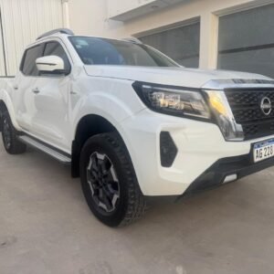 Nissan Frontier Platinum AT